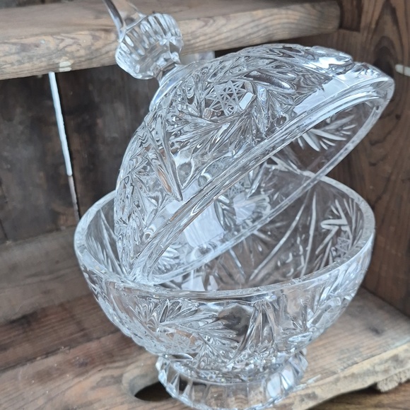 Vintage Pressed Glass Crystal Candy Bowl/Dish with Lid - Picture 3 of 5